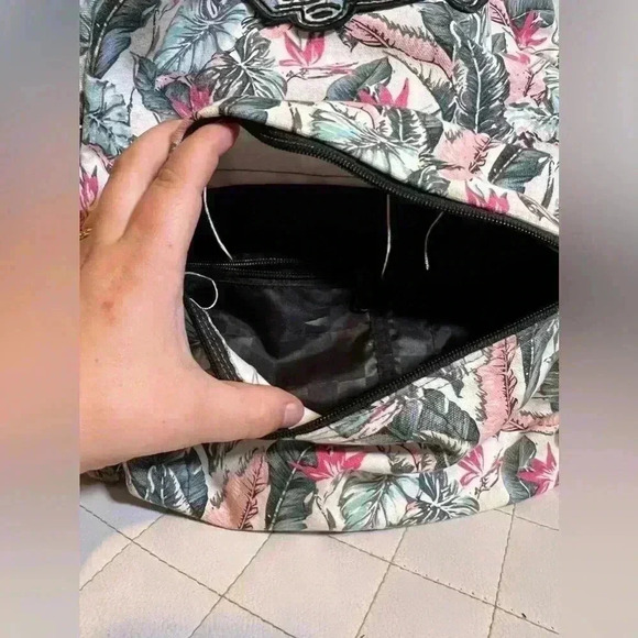 VANS Off The Wall Flower Print Backpack 18x15 - Picture 2 of 9